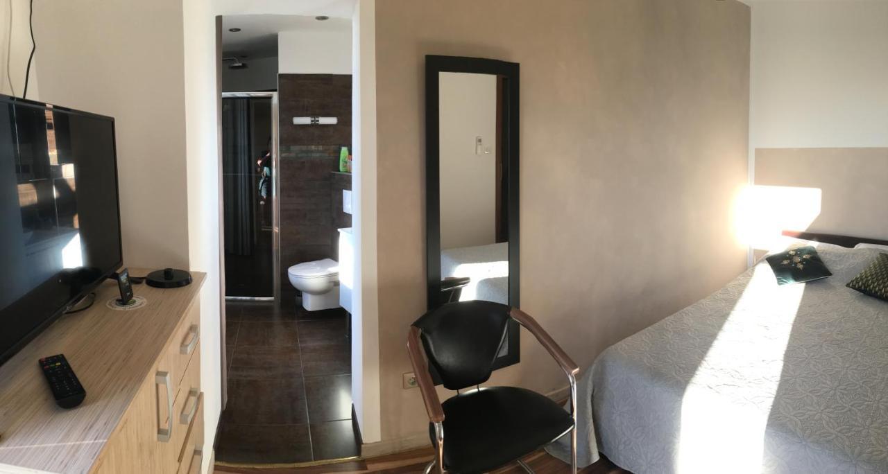 Casa Basgiu, Chambres Avec Balcon Et Table D'Hotes Zilia Exterior foto